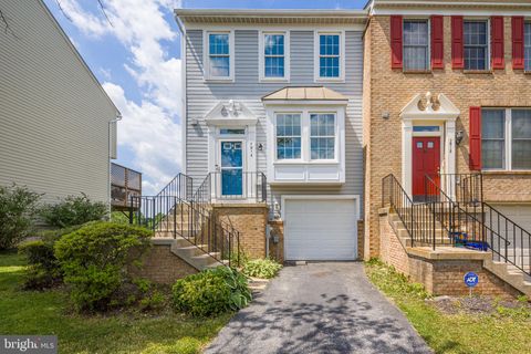 Townhouse For Sale - 7914 Brightmeadow Court<br/> ELLICOTT CITY, MD 21043