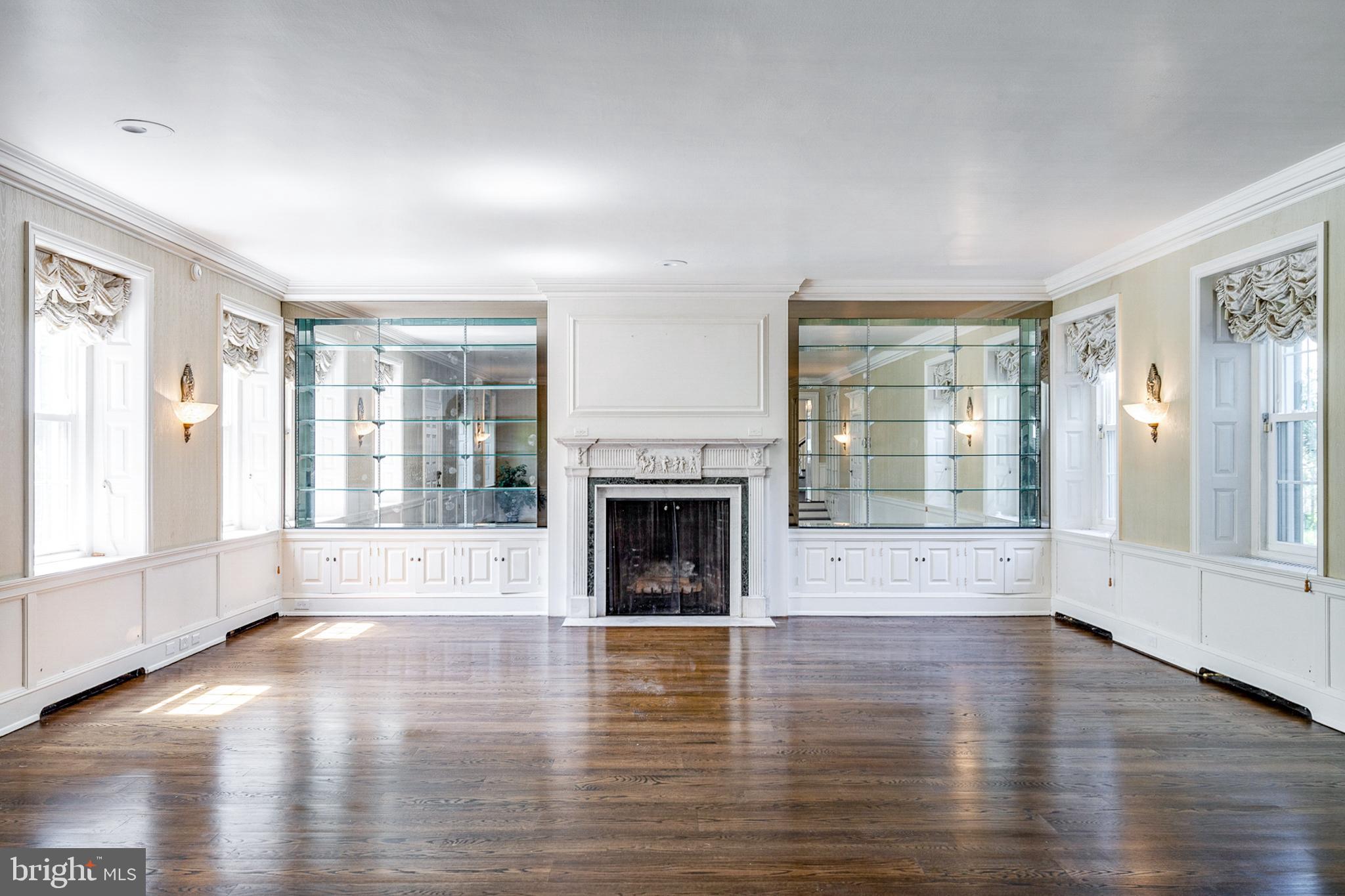 INDIAN CREEK - Residential