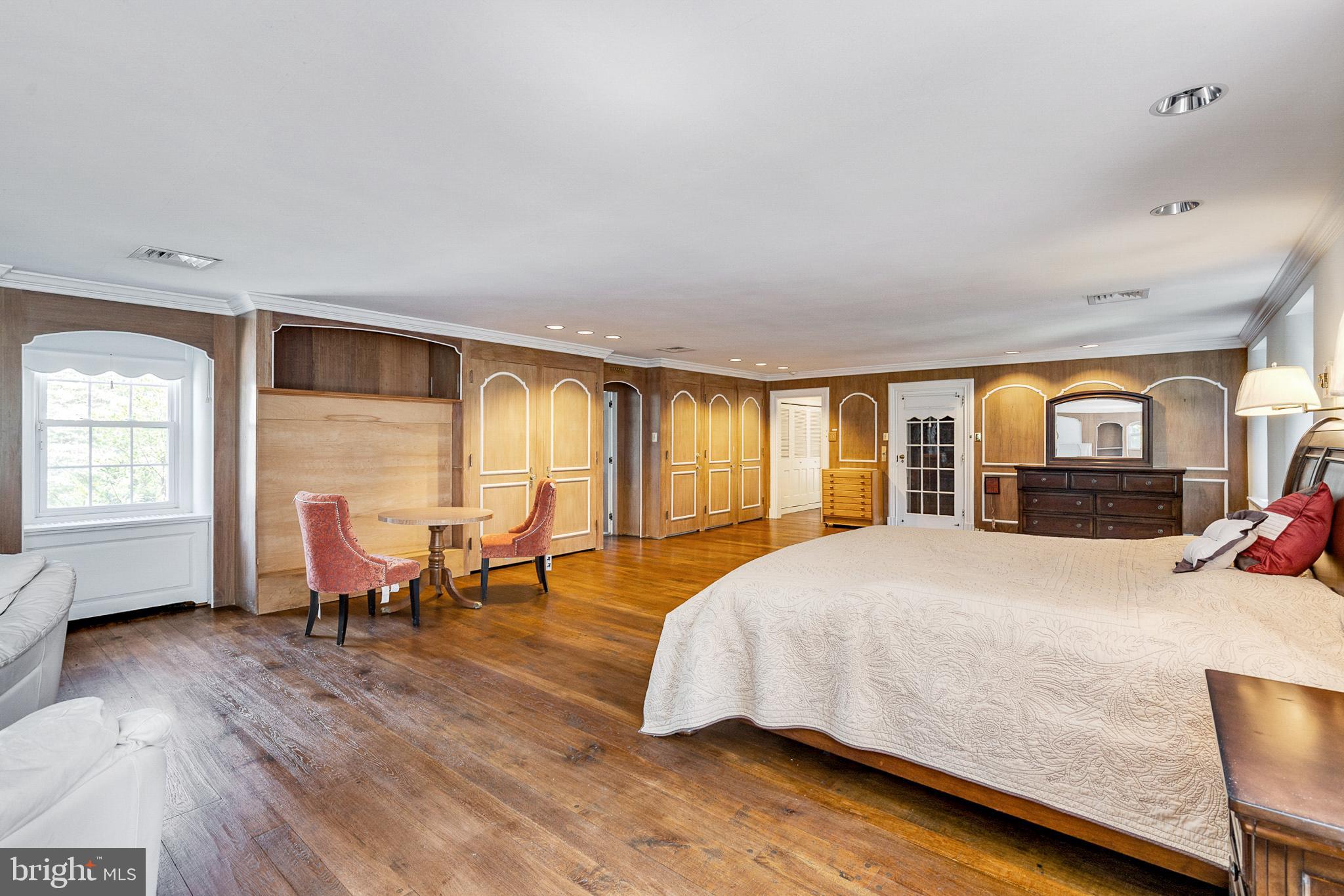 INDIAN CREEK - Residential