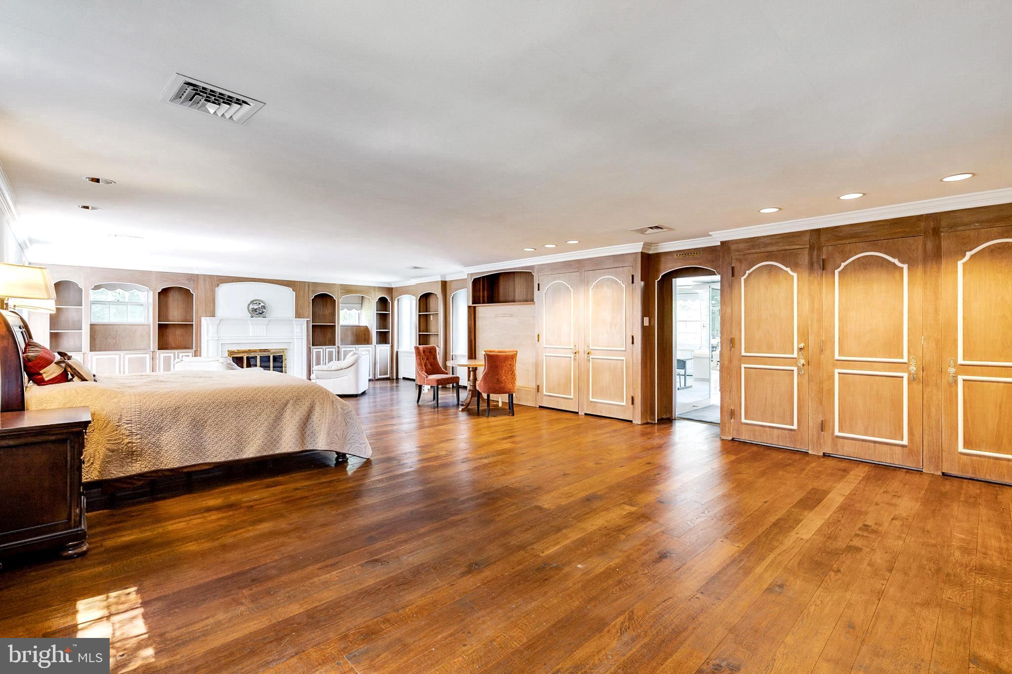 INDIAN CREEK - Residential