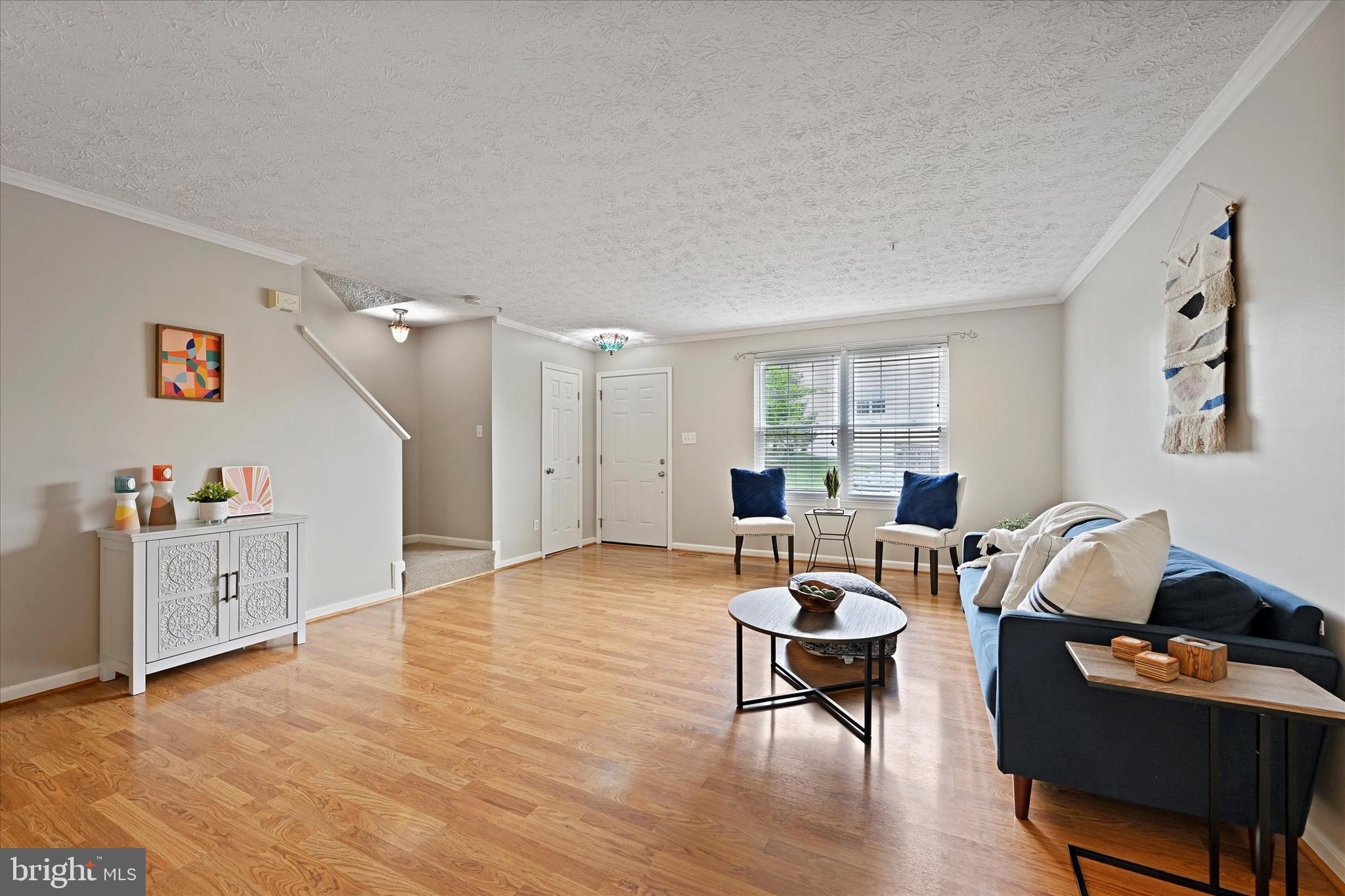 CONSTANT FRIENDSHIP - Residential