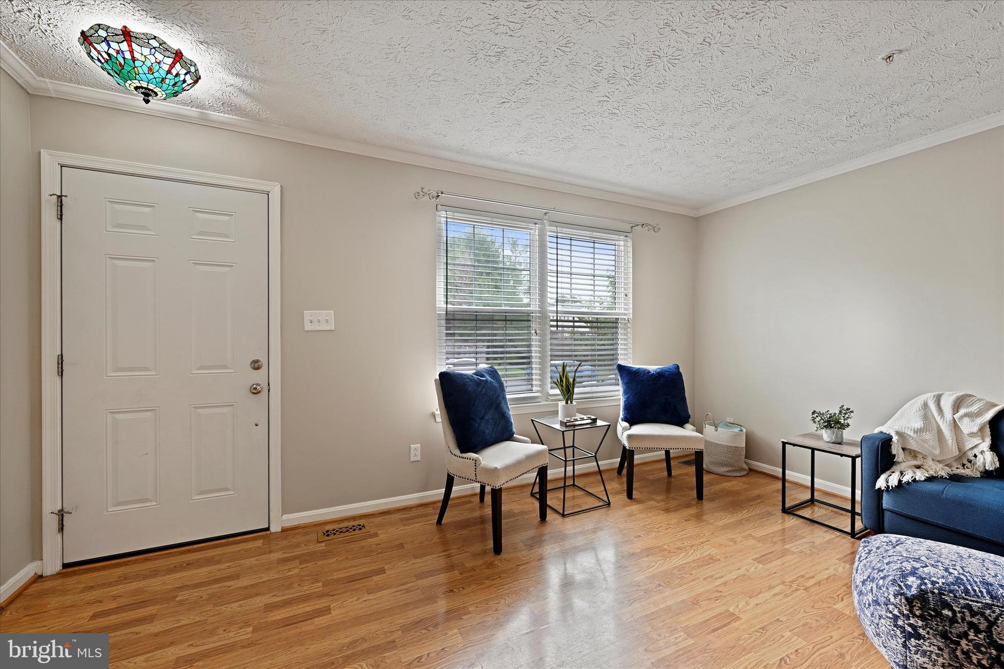 CONSTANT FRIENDSHIP - Residential