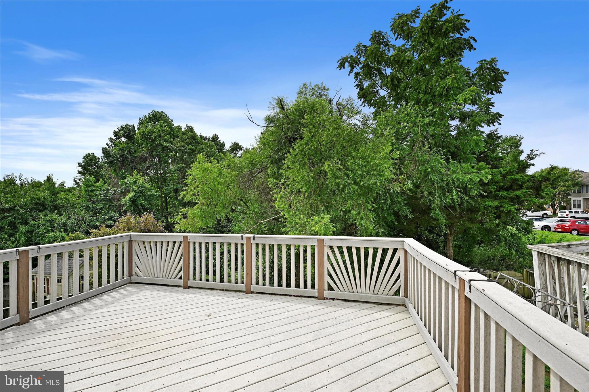 CONSTANT FRIENDSHIP - Residential