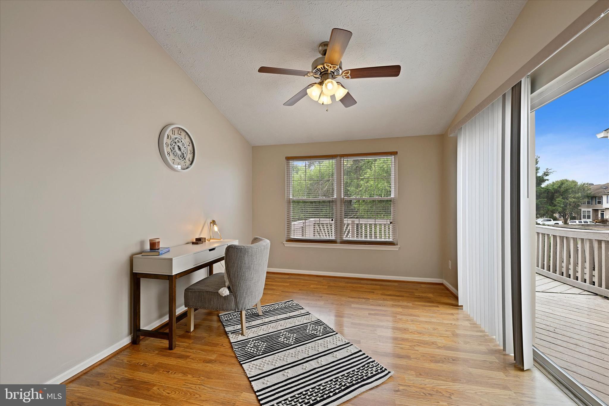 CONSTANT FRIENDSHIP - Residential