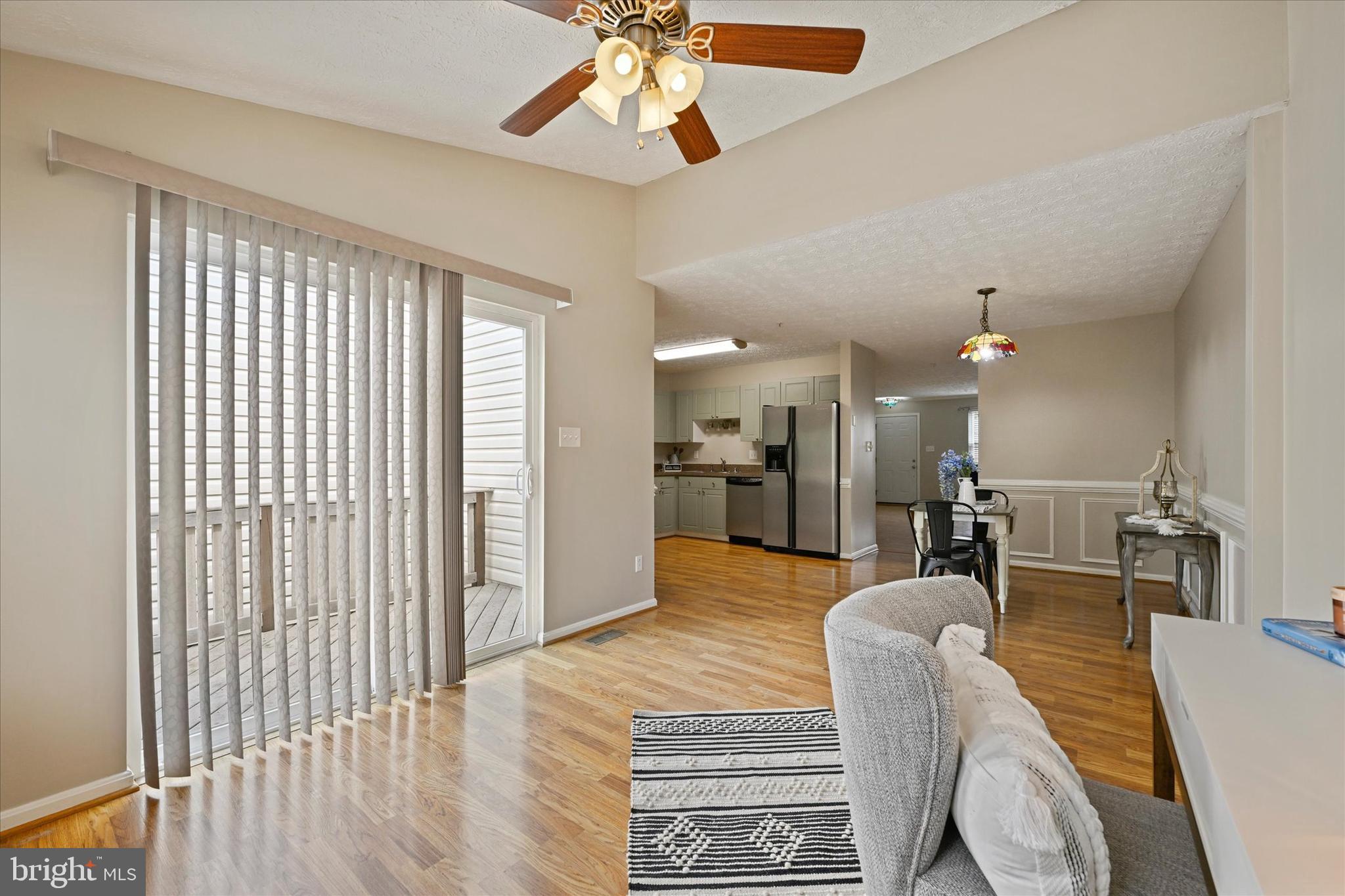 CONSTANT FRIENDSHIP - Residential