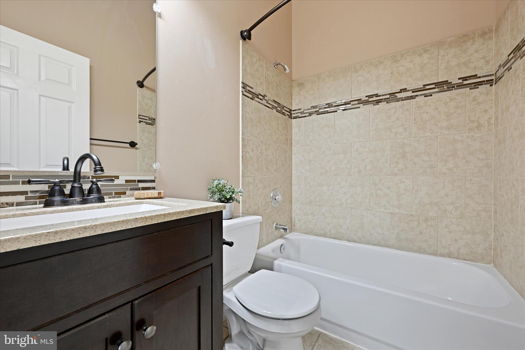 CONSTANT FRIENDSHIP - Residential