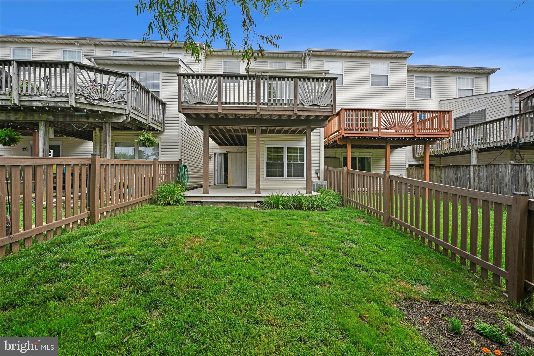 CONSTANT FRIENDSHIP - Residential