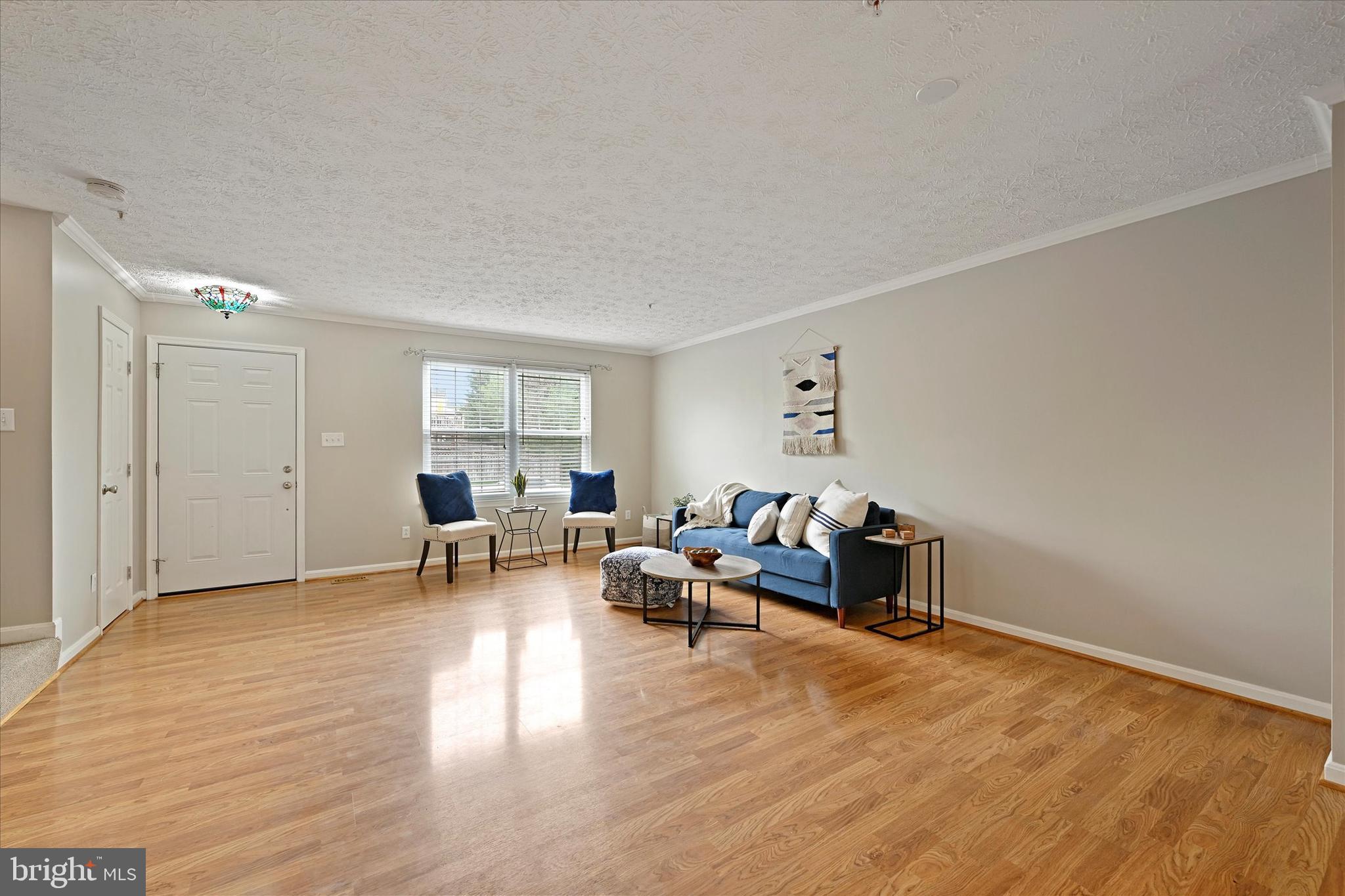 CONSTANT FRIENDSHIP - Residential