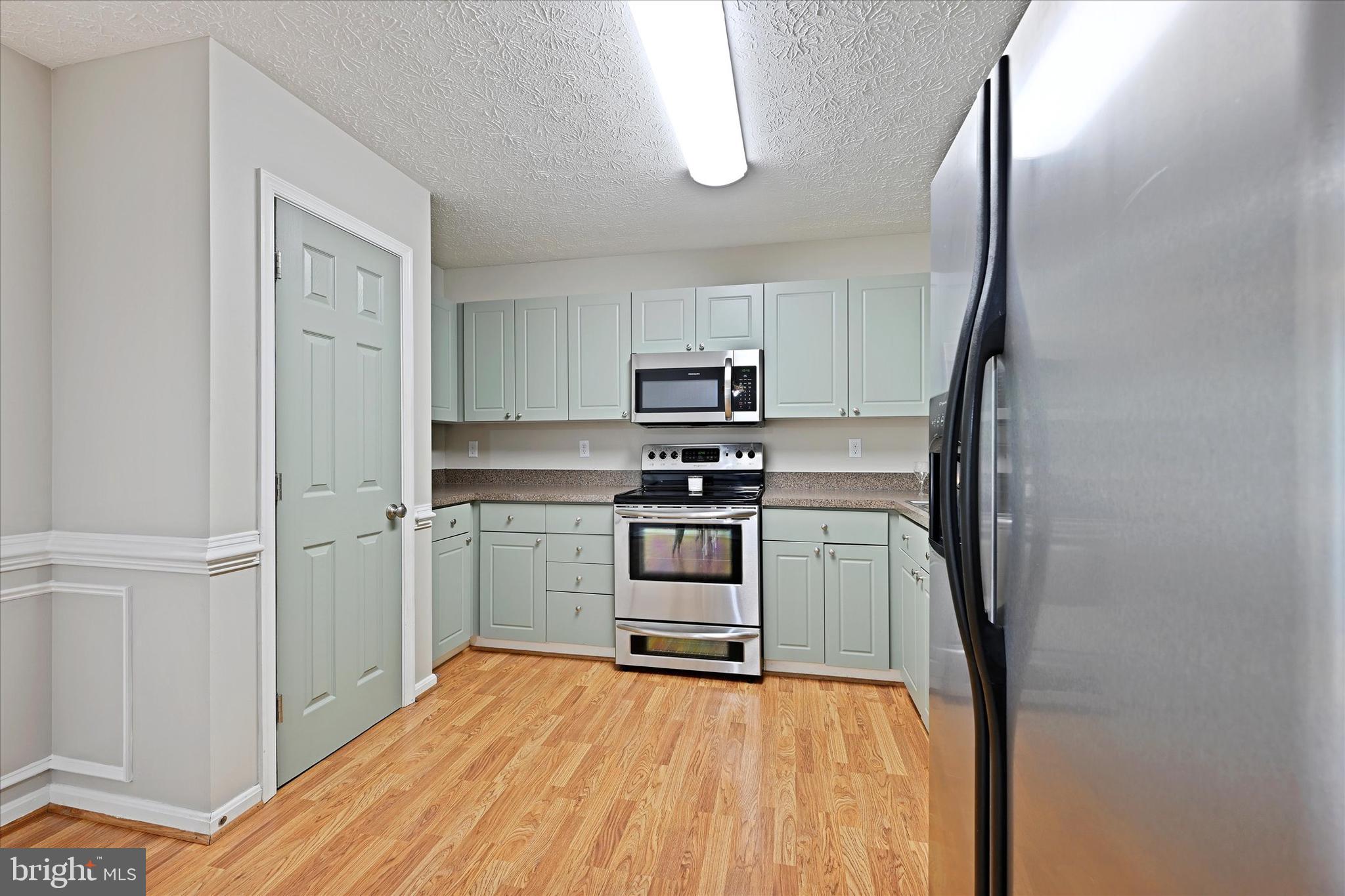 CONSTANT FRIENDSHIP - Residential