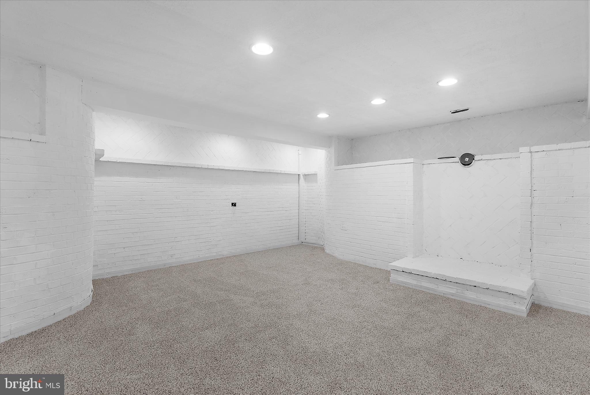 DRUM POINT - Residential