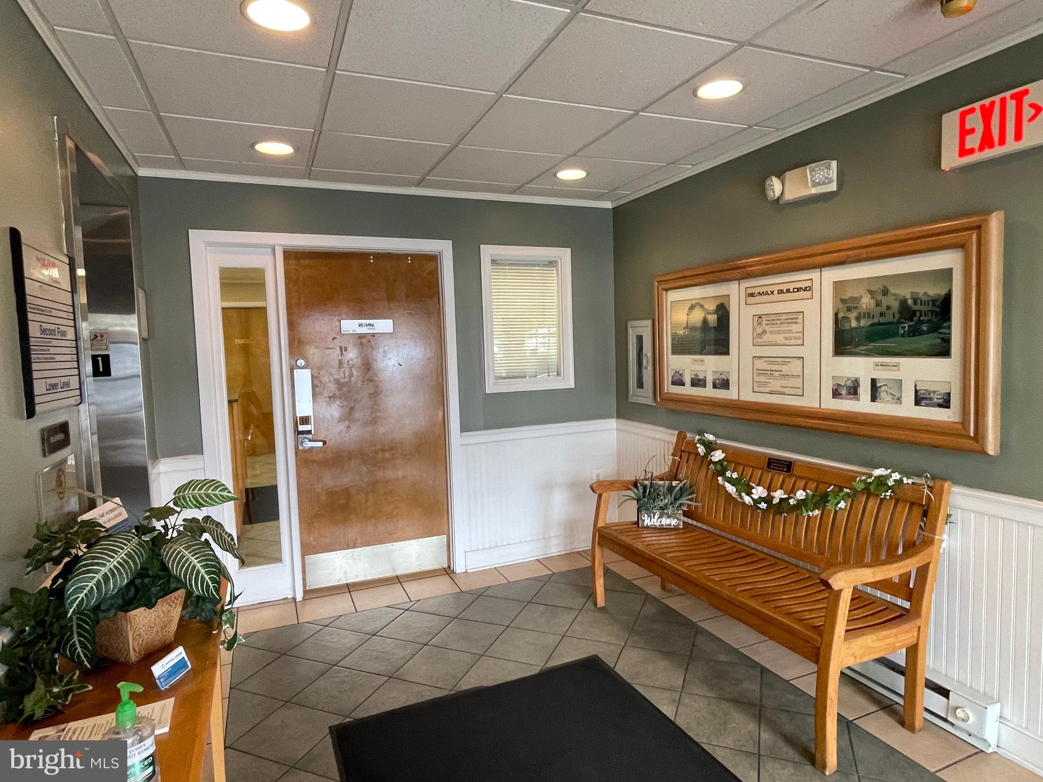 SOMERTON - Commercial Lease