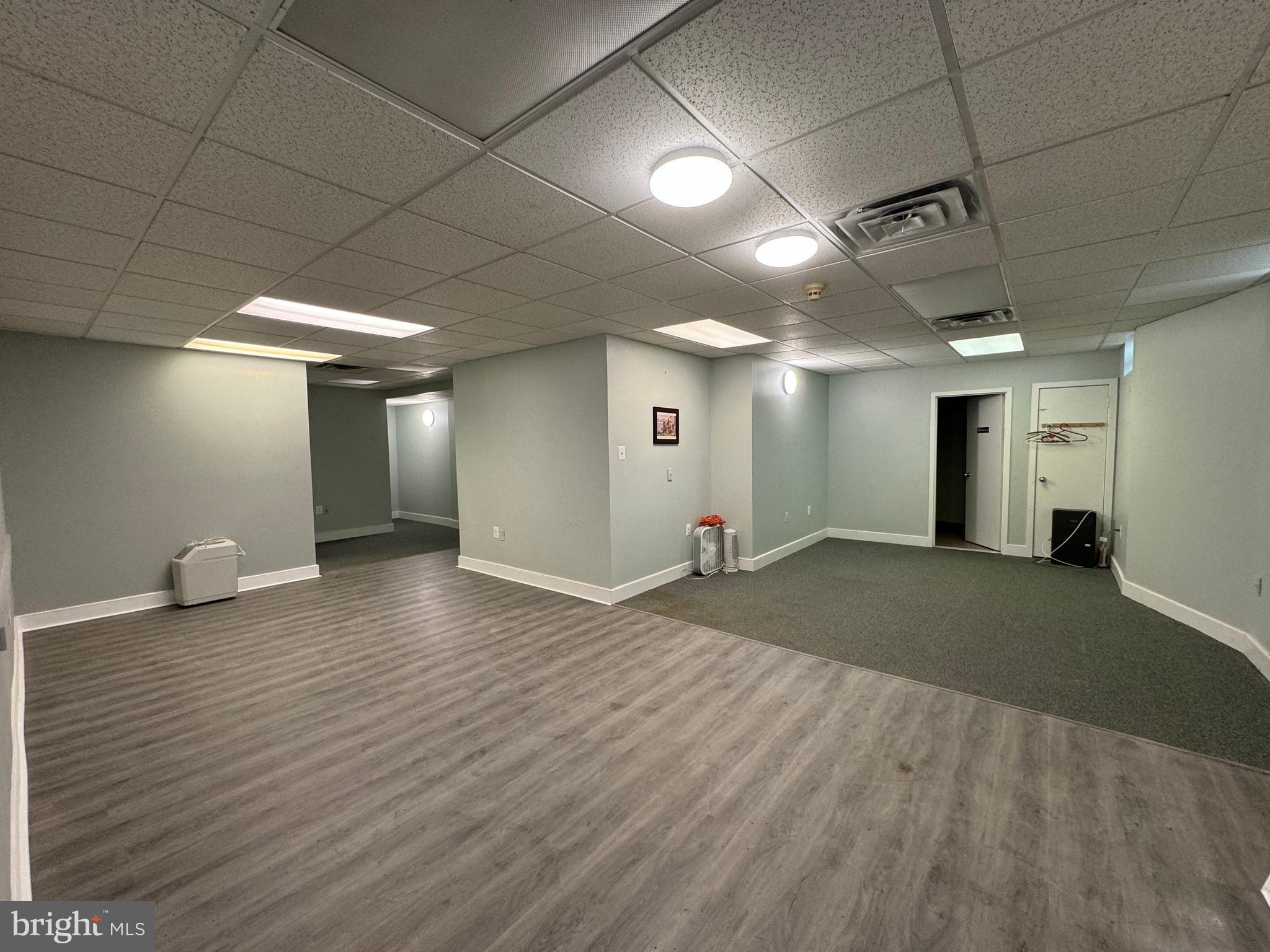 SOMERTON - Commercial Lease