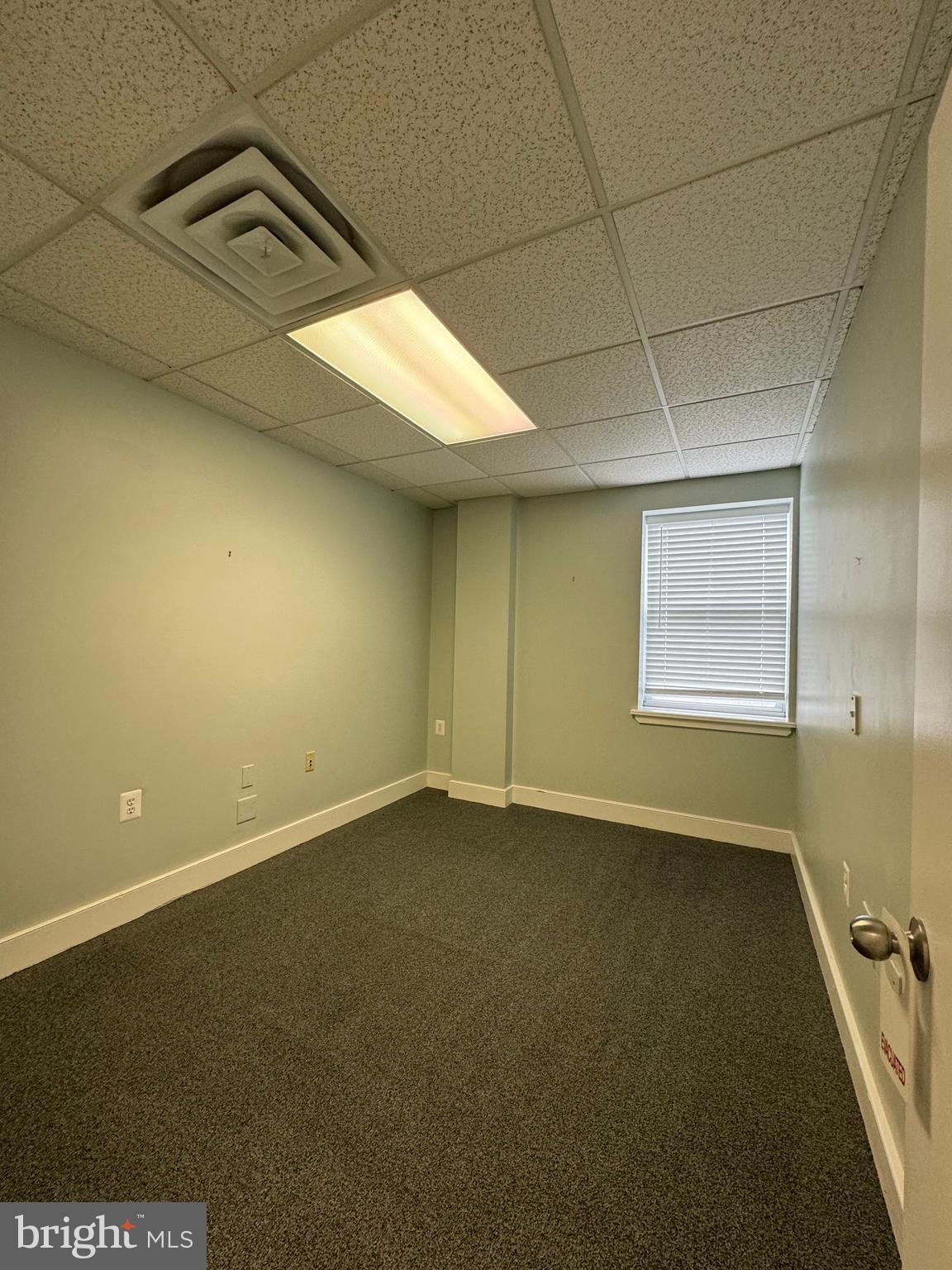 SOMERTON - Commercial Lease