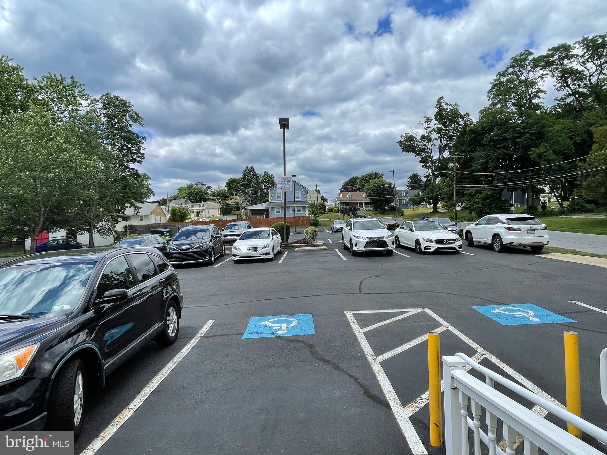 SOMERTON - Commercial Lease