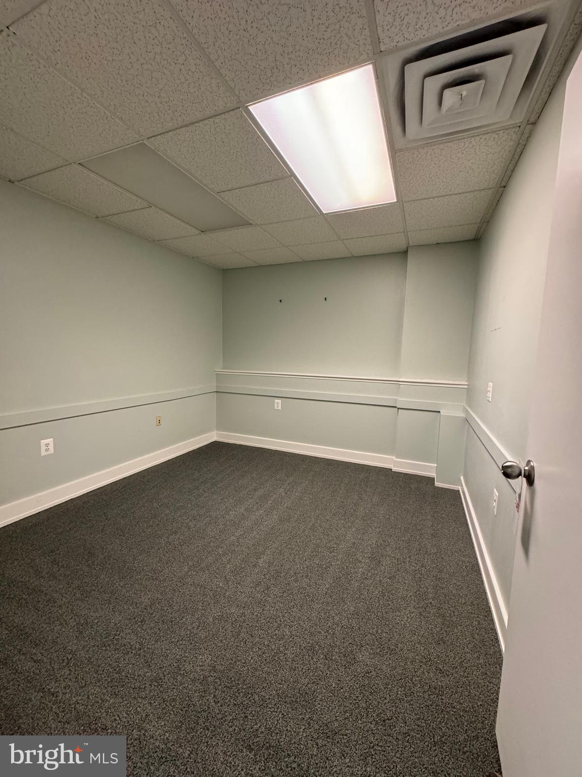 SOMERTON - Commercial Lease