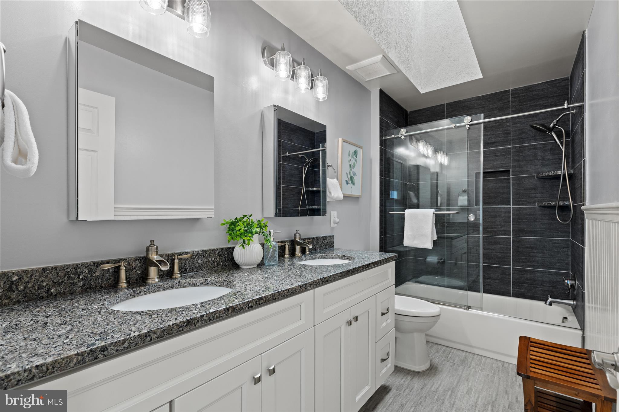 NORTH HART RUN - Residential