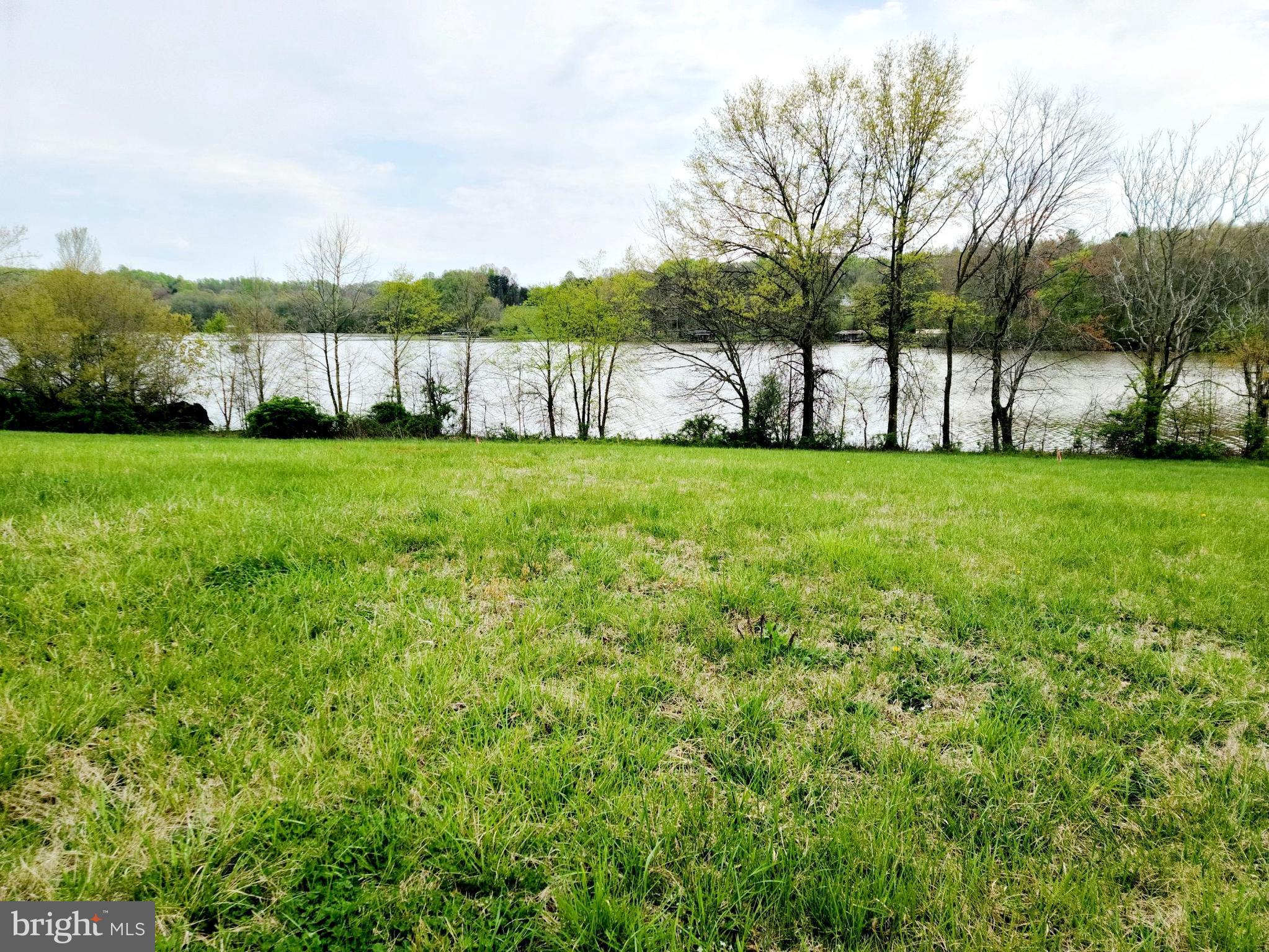 LANDS END AT LAKE ANNA - Land