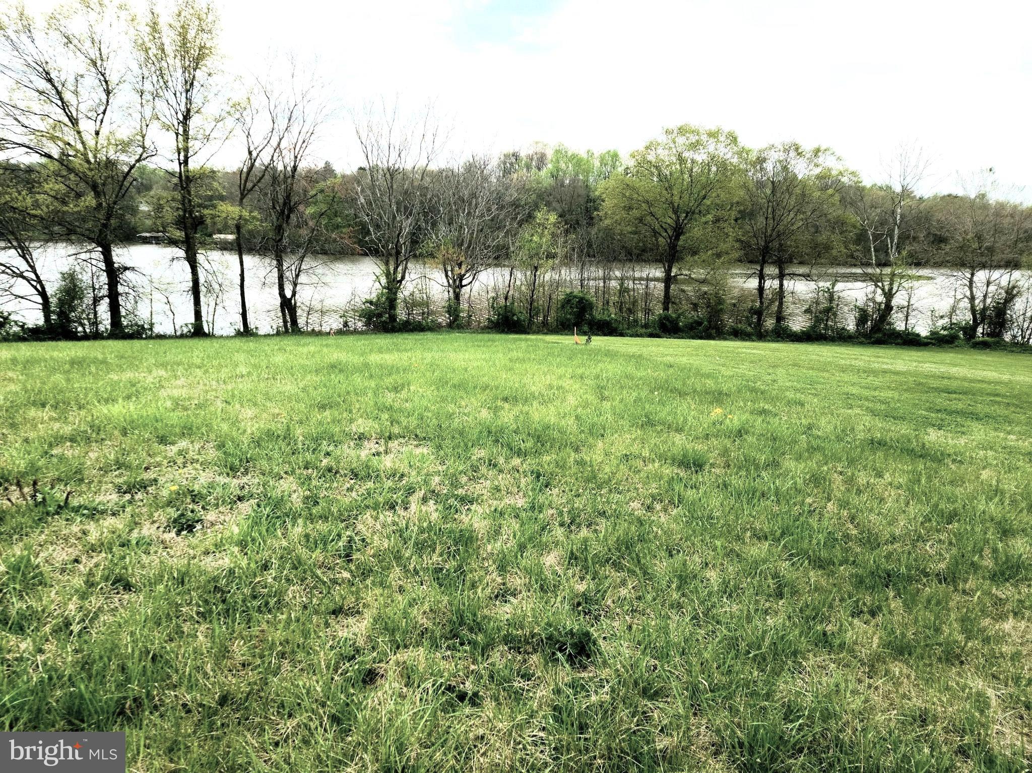 LANDS END AT LAKE ANNA - Land