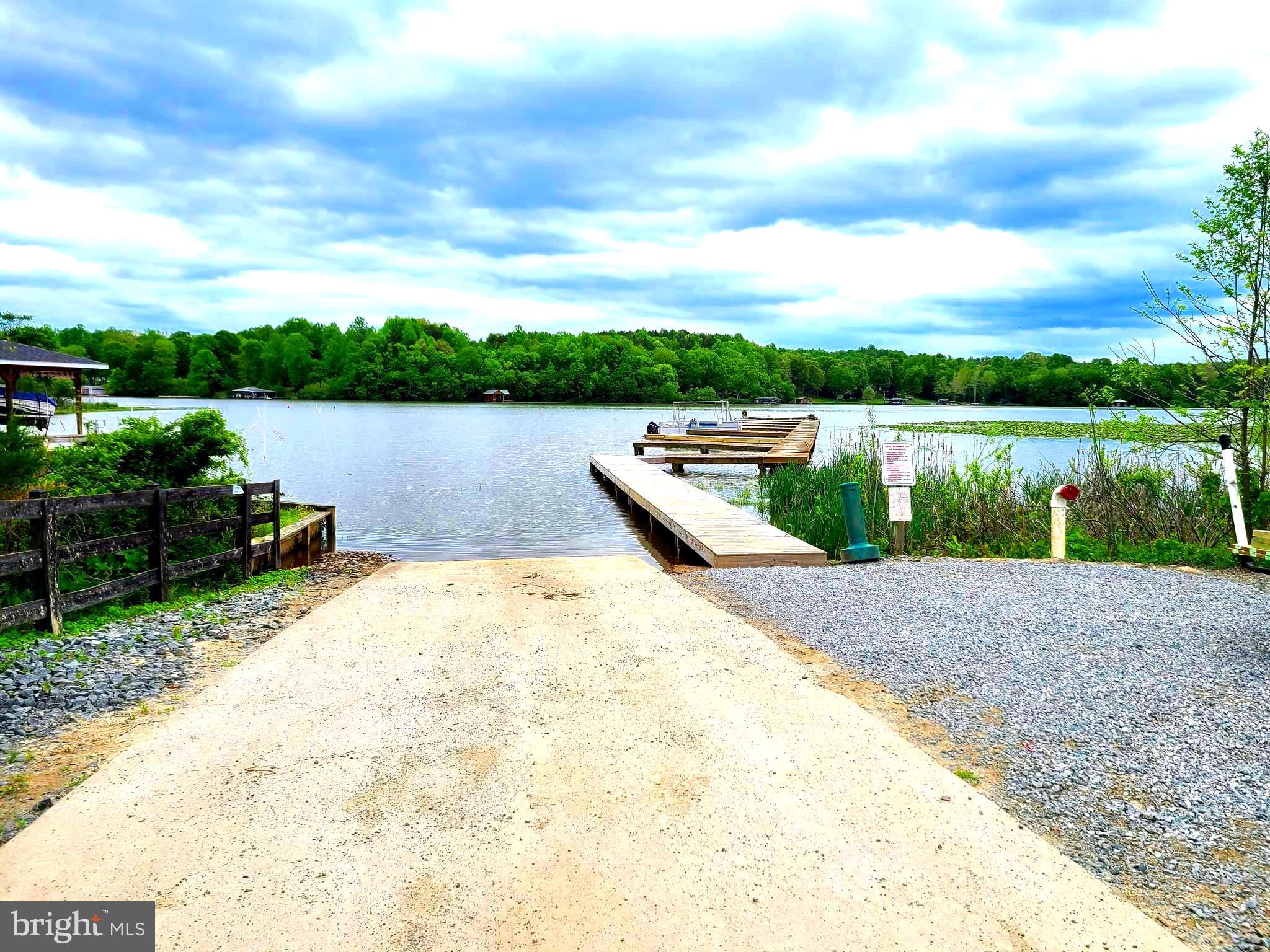 LANDS END AT LAKE ANNA - Land