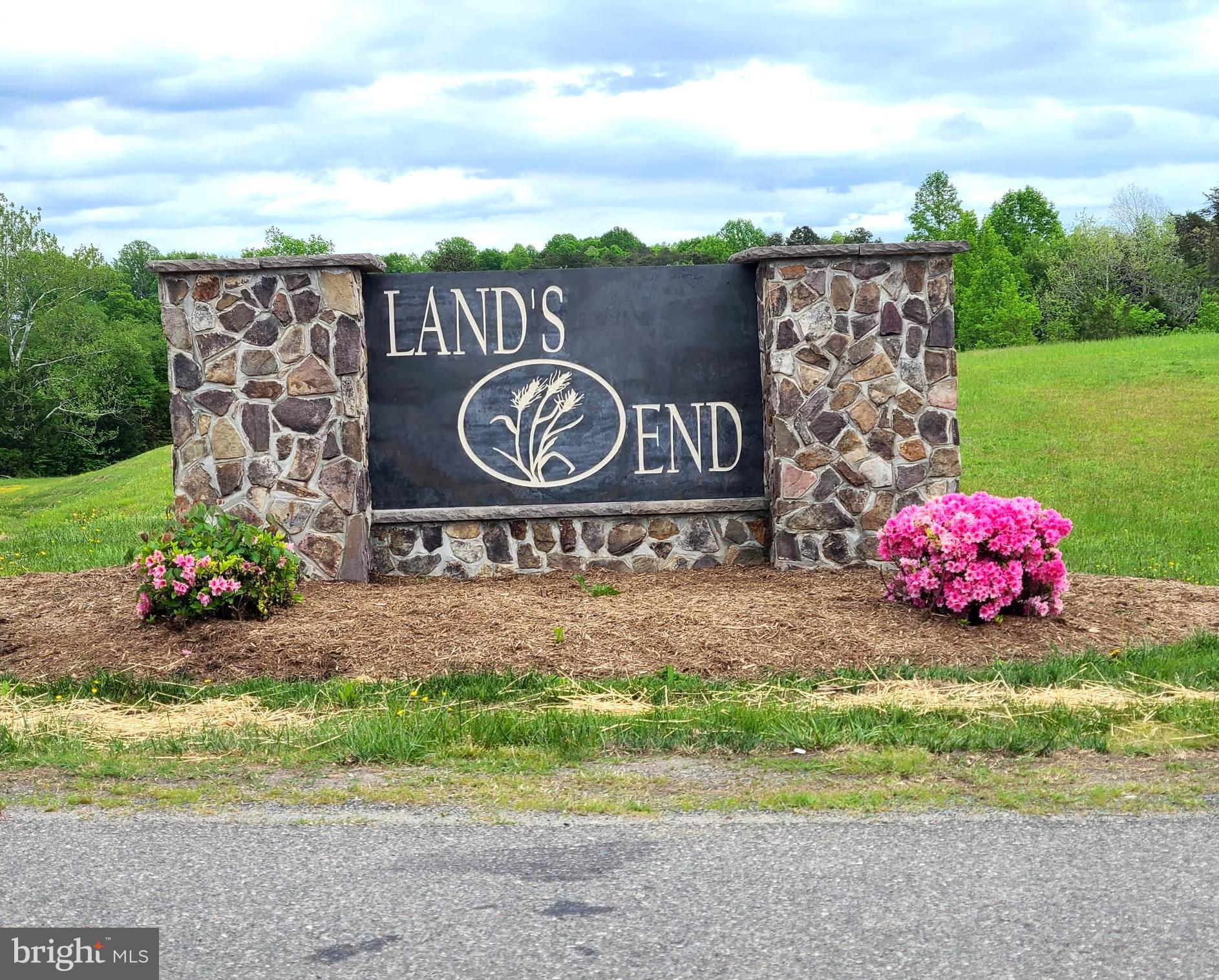 LANDS END AT LAKE ANNA - Land