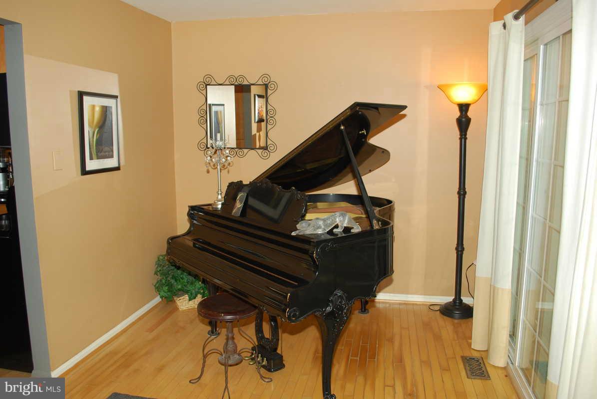 BURKE CENTRE - Residential