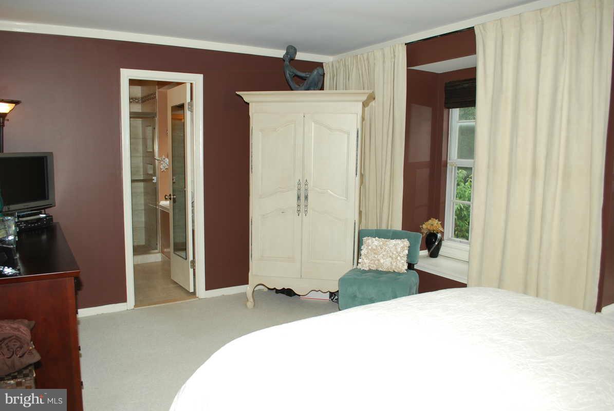 BURKE CENTRE - Residential