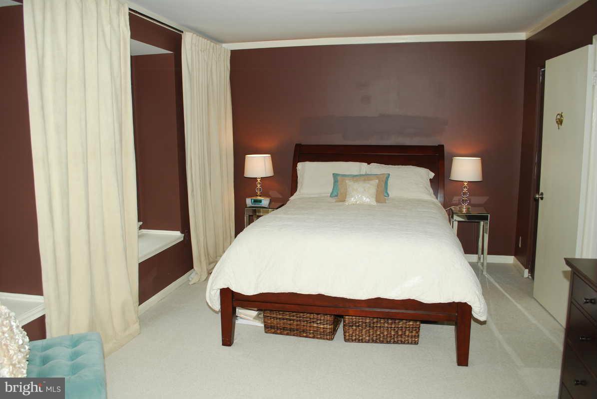 BURKE CENTRE - Residential