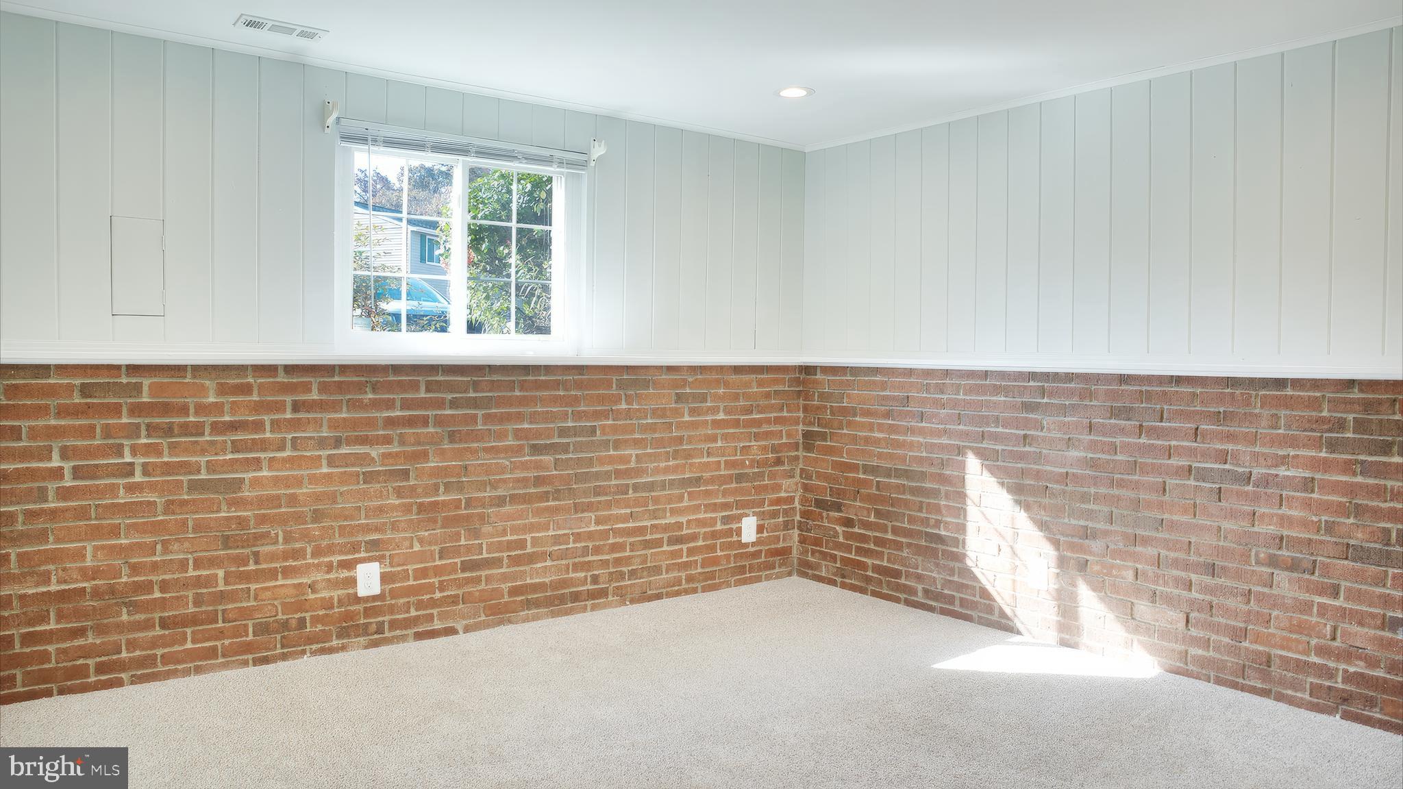 NEWINGTON FOREST - Residential