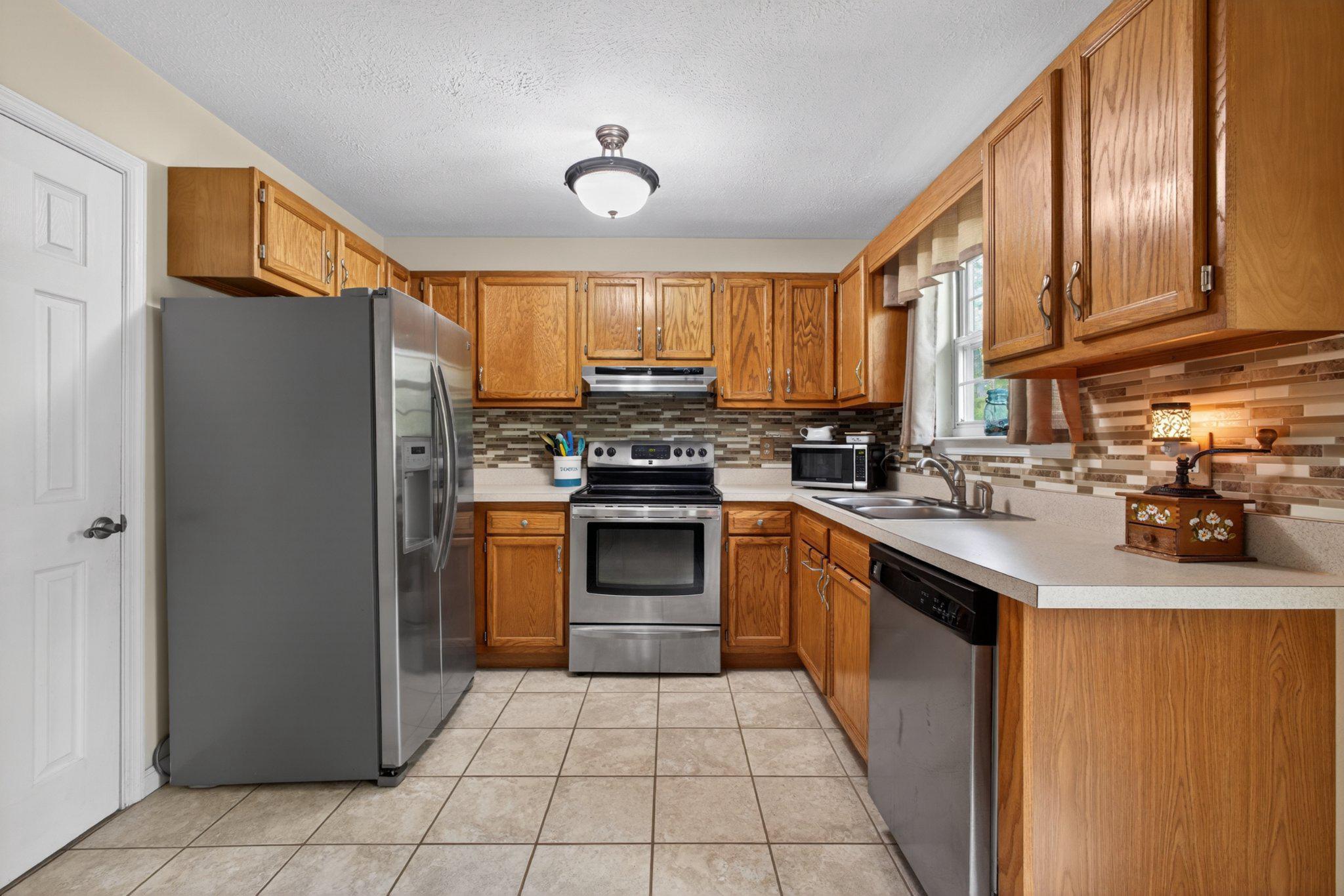 127 SYCAMORE DRIVE