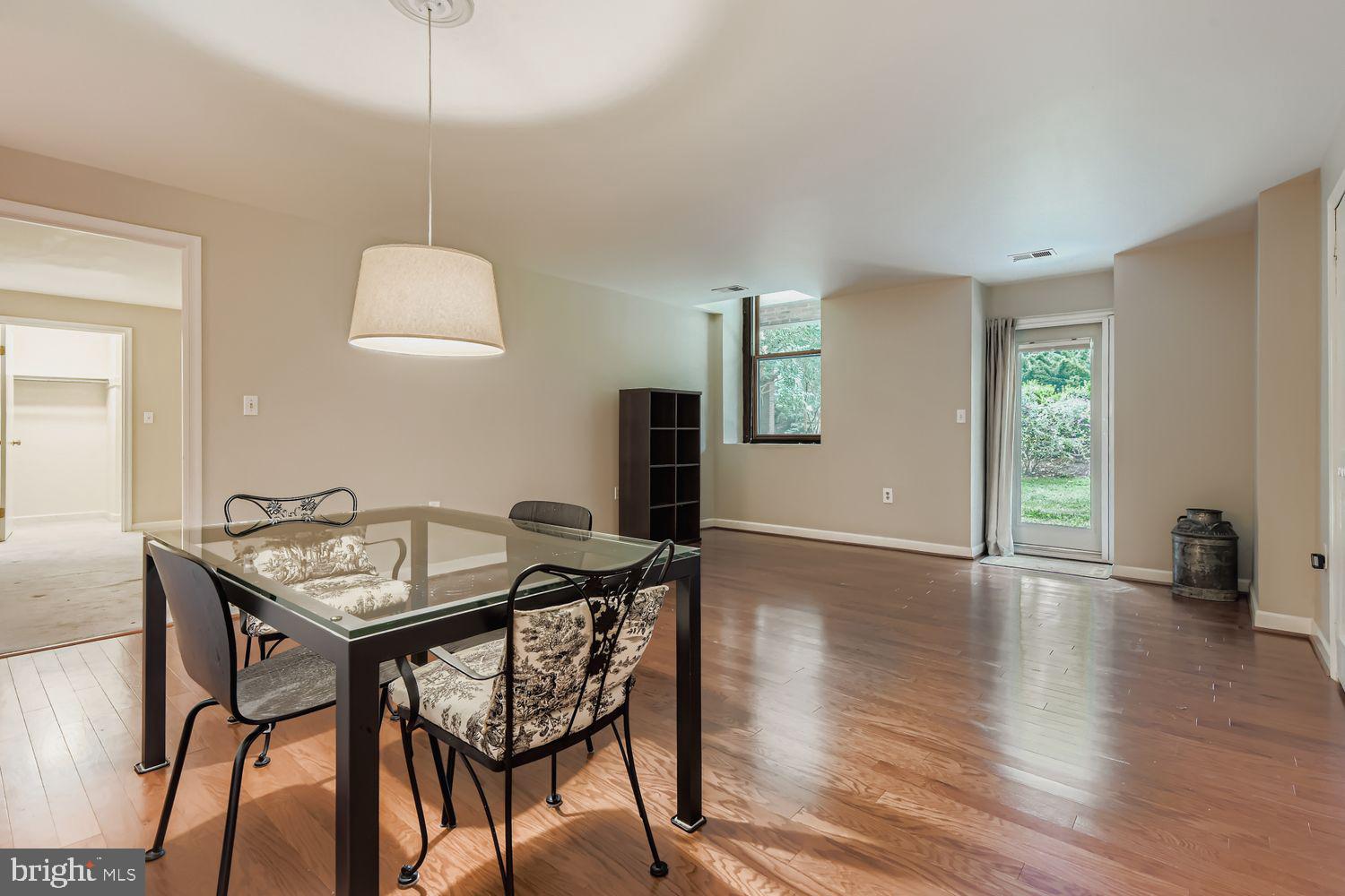 NORTH ROLAND PARK - Residential