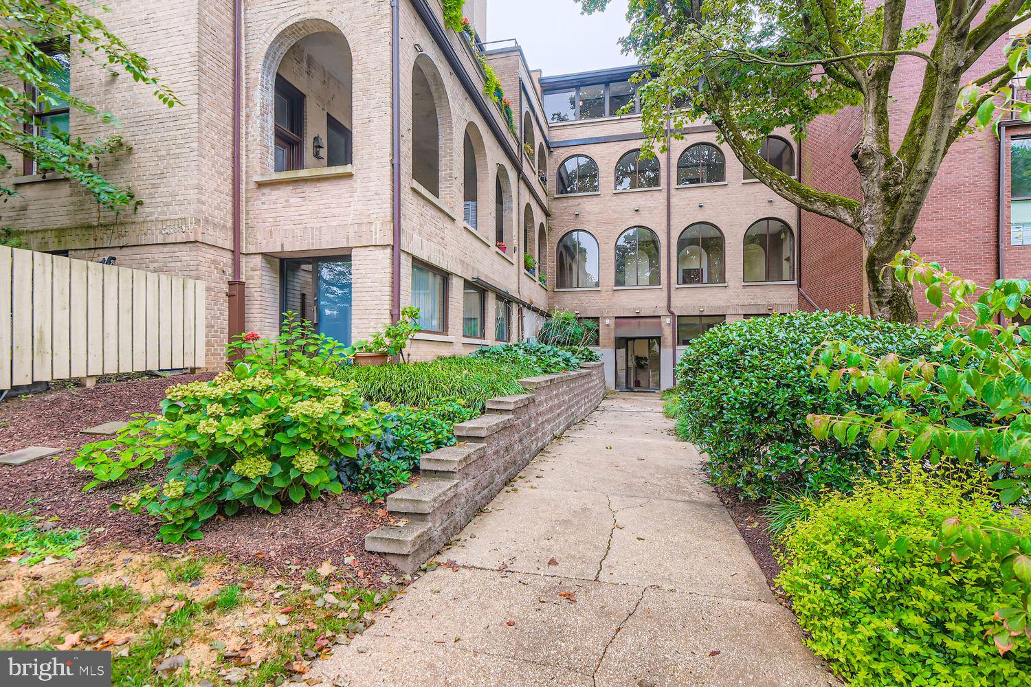 NORTH ROLAND PARK - Residential