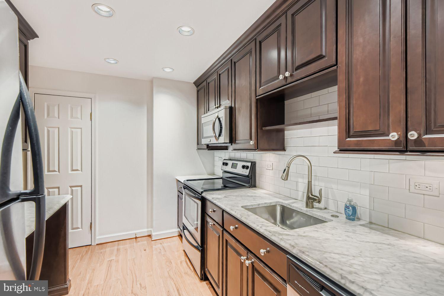 NORTH ROLAND PARK - Residential