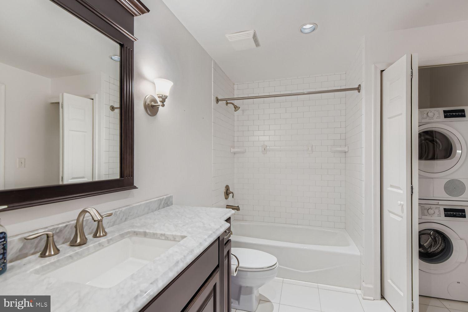 NORTH ROLAND PARK - Residential