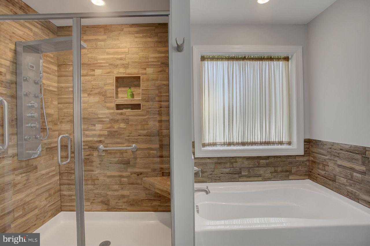 VILLAGE GREEN - Residential