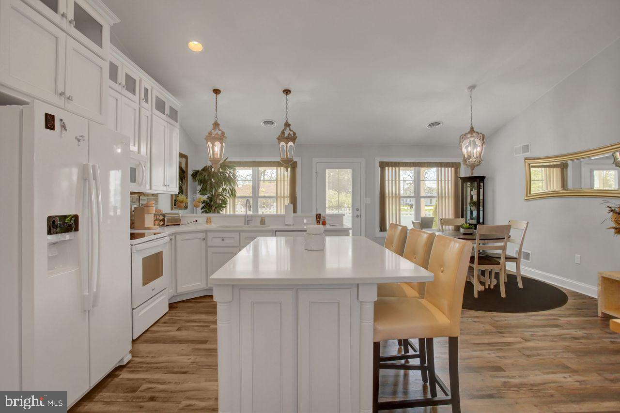 VILLAGE GREEN - Residential