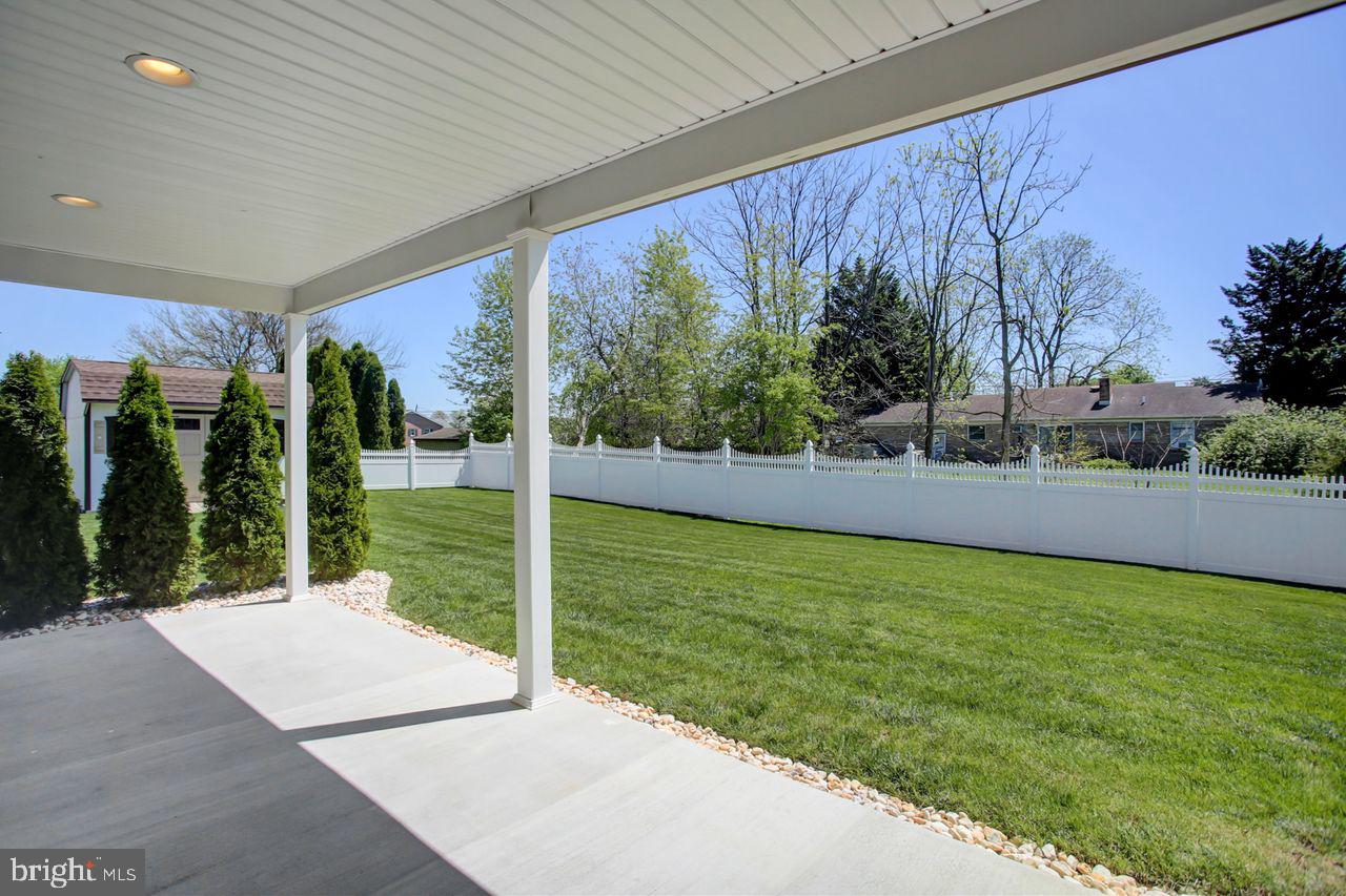 VILLAGE GREEN - Residential