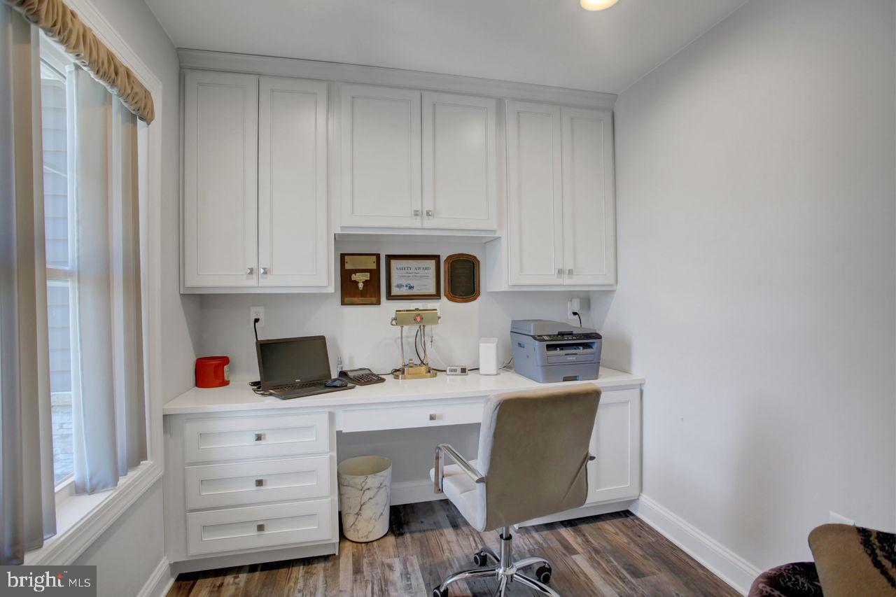 VILLAGE GREEN - Residential