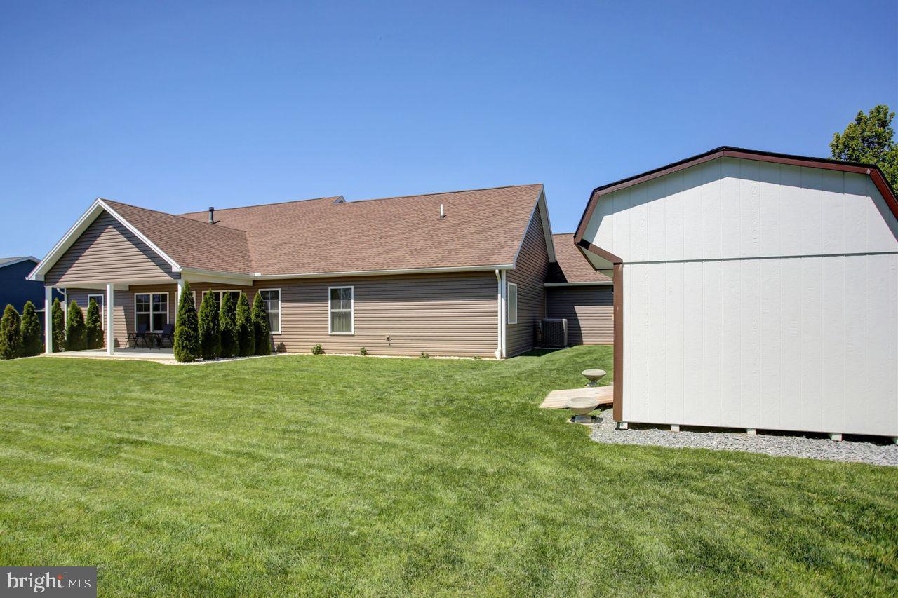 VILLAGE GREEN - Residential