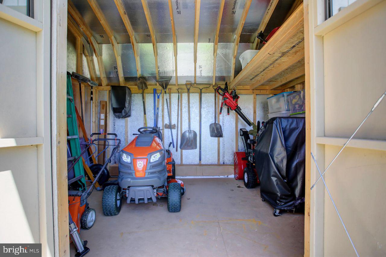 VILLAGE GREEN - Residential