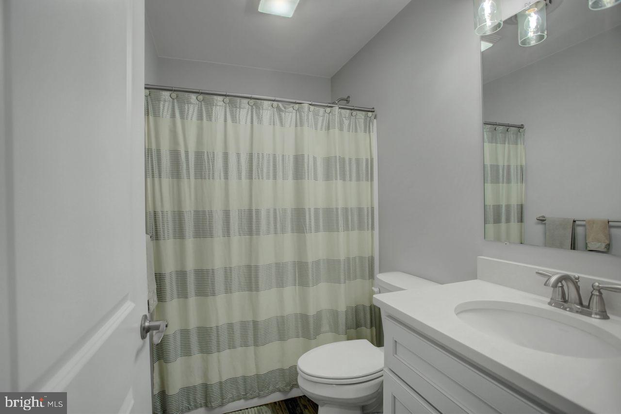 VILLAGE GREEN - Residential