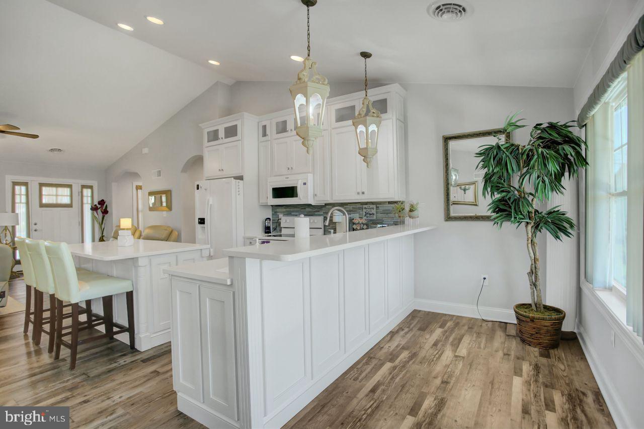 VILLAGE GREEN - Residential