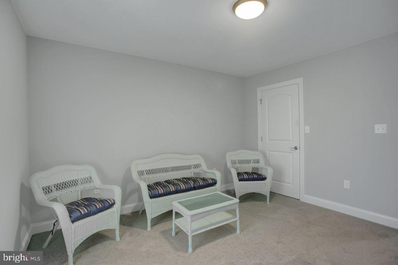 VILLAGE GREEN - Residential