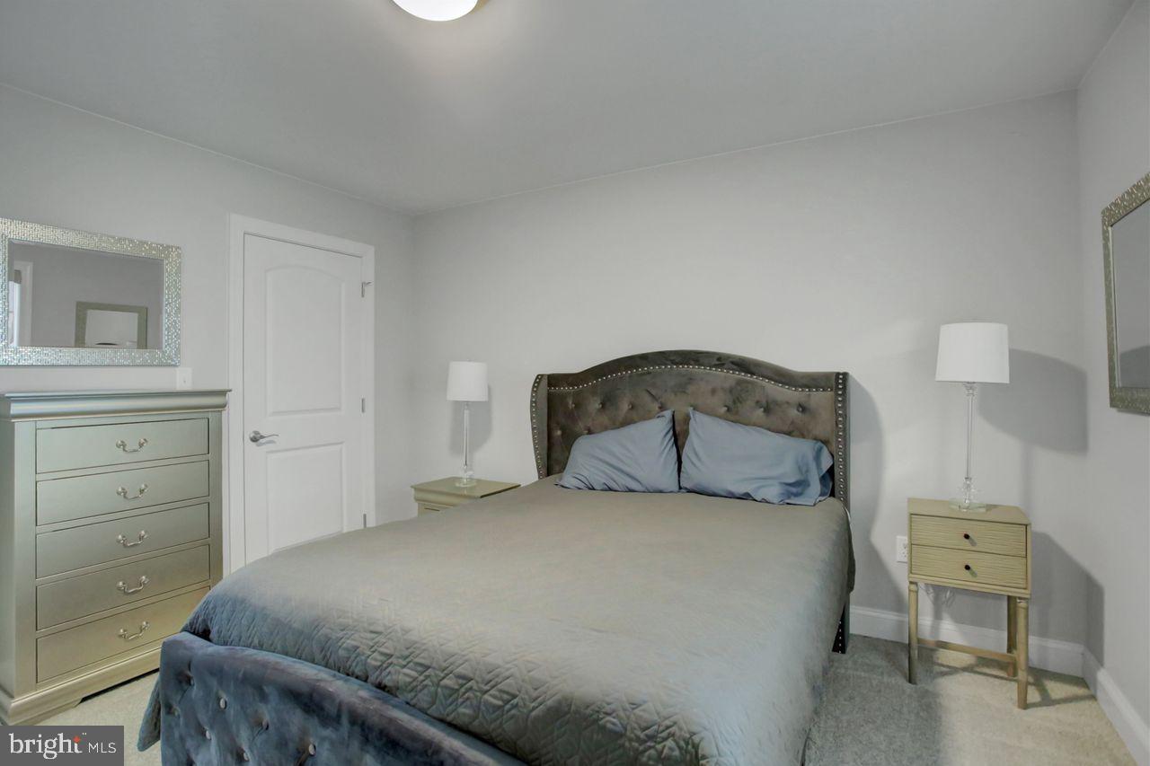 VILLAGE GREEN - Residential