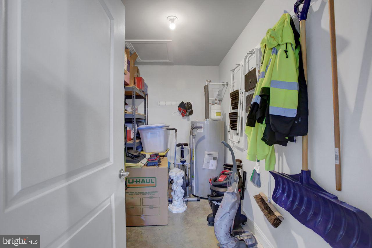 VILLAGE GREEN - Residential