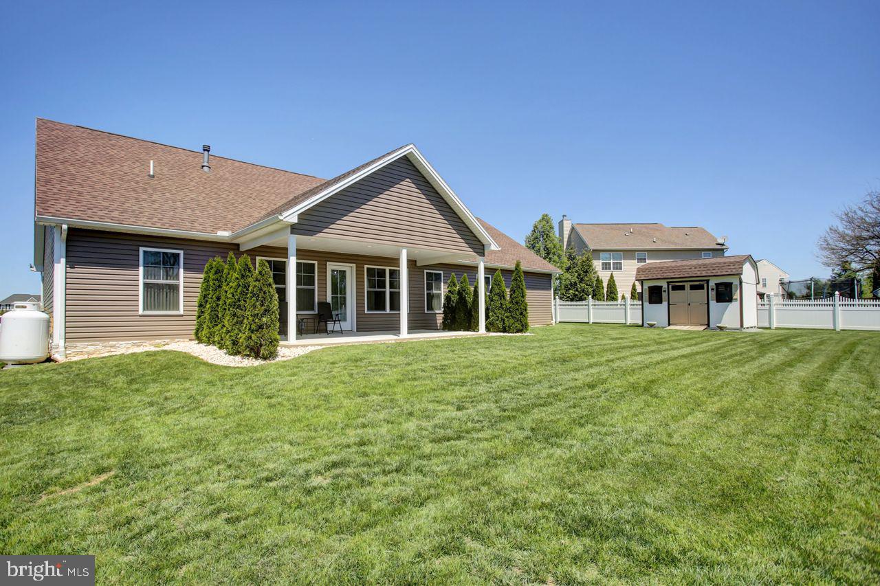 VILLAGE GREEN - Residential