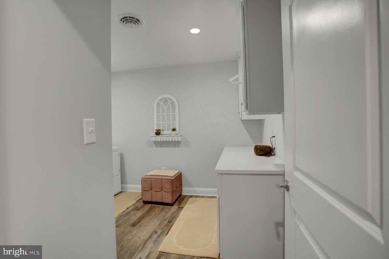 VILLAGE GREEN - Residential