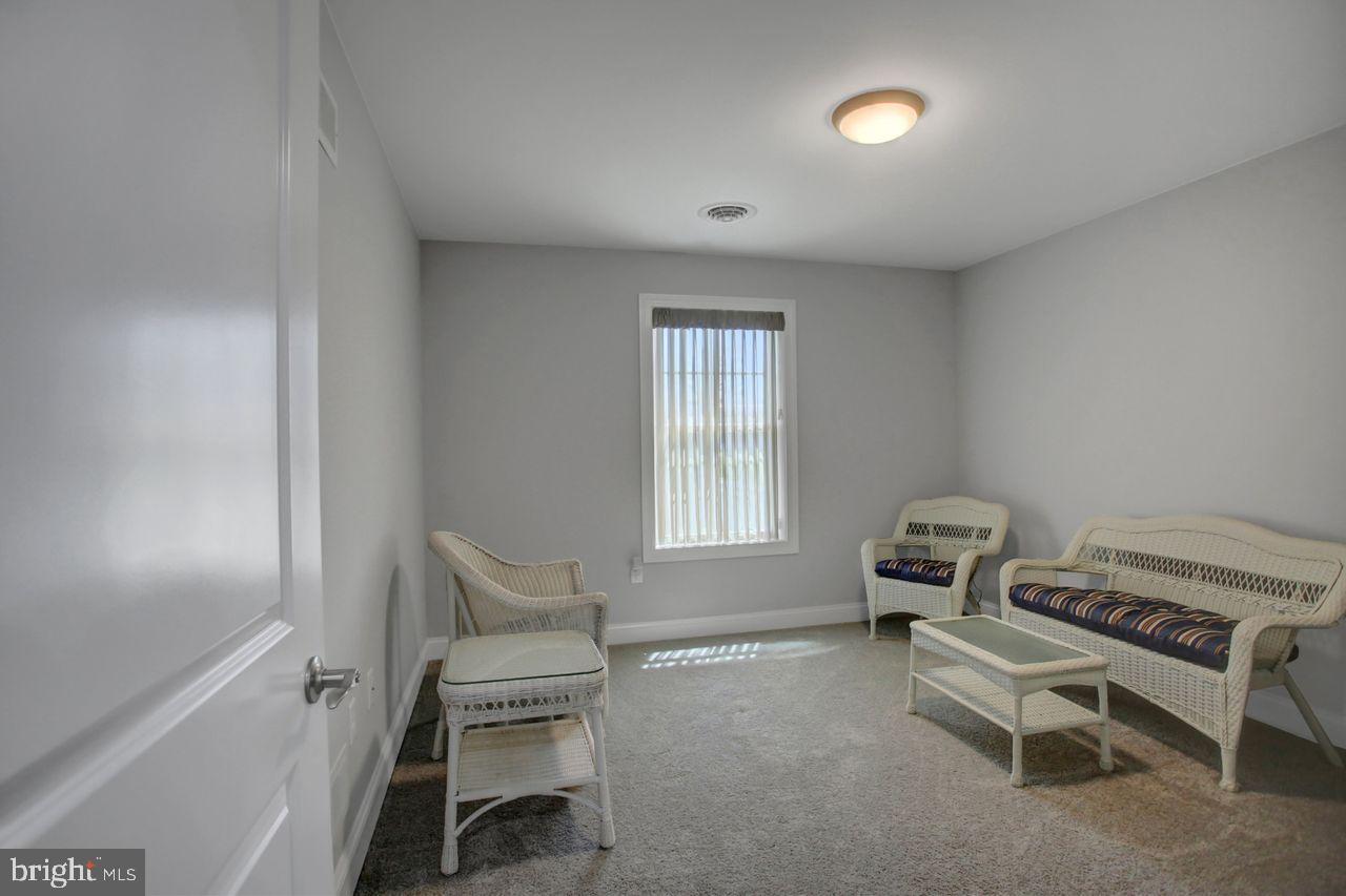 VILLAGE GREEN - Residential