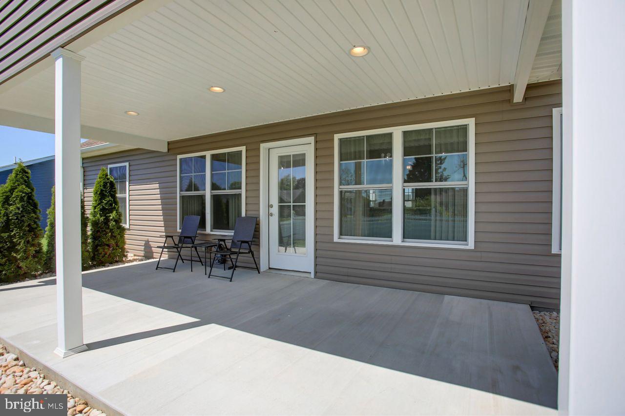 VILLAGE GREEN - Residential