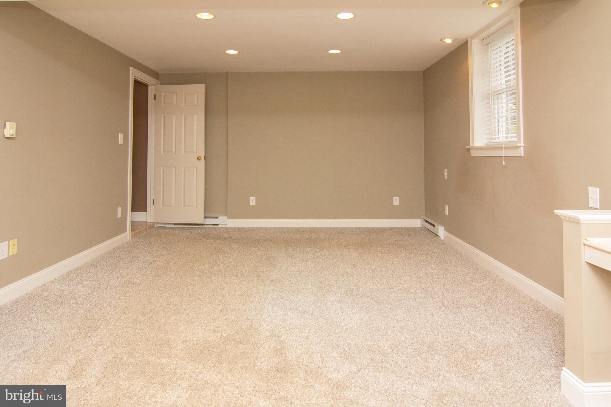 HAMPSTEAD - Residential