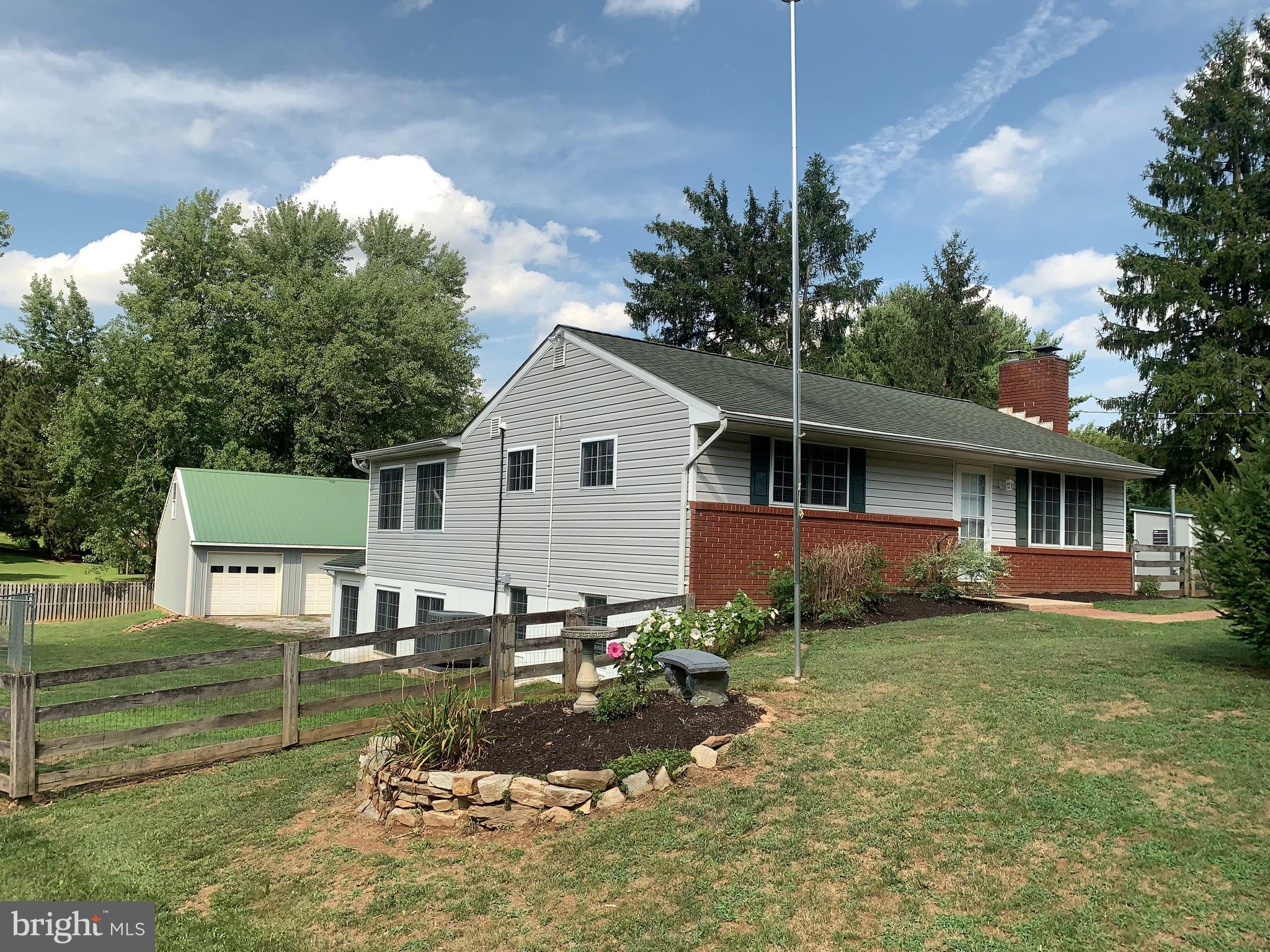 HAMPSTEAD - Residential